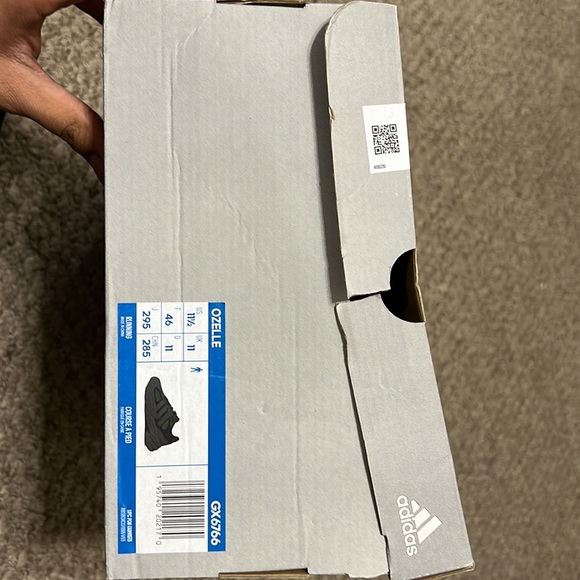 I ordered this shoes for my work place but they only need all black shoes only. - Picture 6 of 6